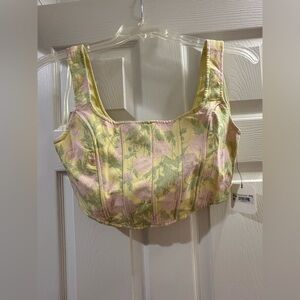 NWT  ALTAR’D STATE cropped yellow floral tank size small